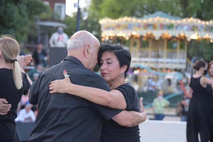 Bailando por una buena causa