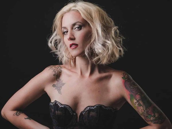 Luciana Segovia presentó su disco solista "Serendipia" en Radio Kamikaze