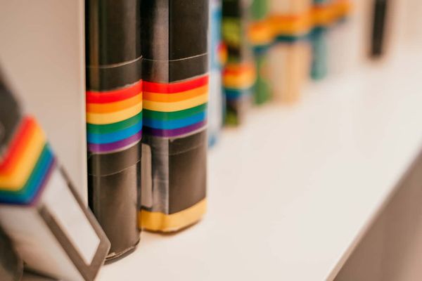 Rueda de escritoras lesbianas: Una antología federal que gira