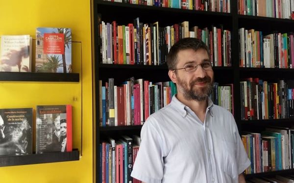 El desafío del idioma: Una charla con Salvador Biedma