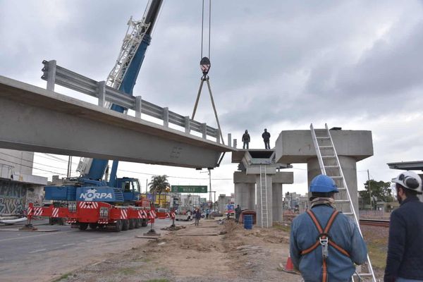 Ituzaingó: avanzan las obras del puente sobre las vías en Acevedo- Hortiguera