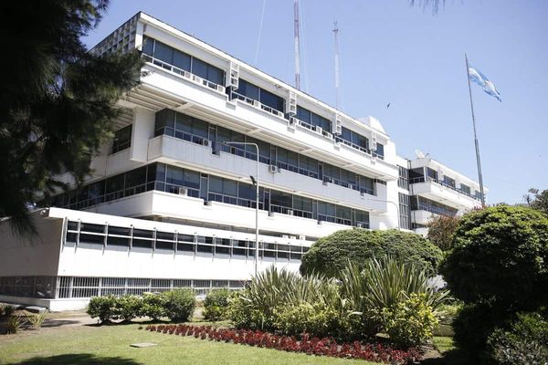 Trabajador@s del área de Niñez y Adolescencia del Municipio de Tres de Febrero realizaron un paro por mejores condiciones salariales