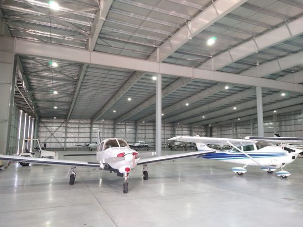 Morón: Secuestran una avioneta en un hangar de la Base vinculada a una banda narco: 11 detenidos.