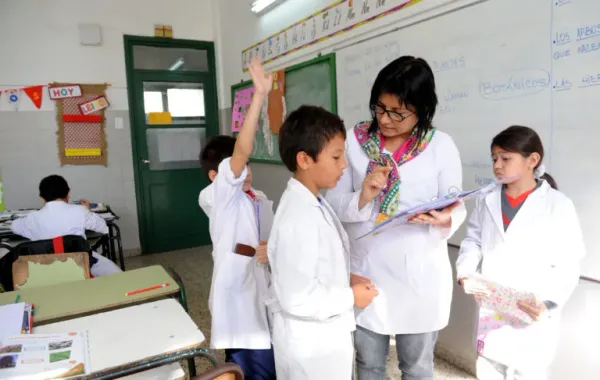 La Provincia lanza créditos para los y las docentes con una tasa subsidiada y 36 meses de plazo