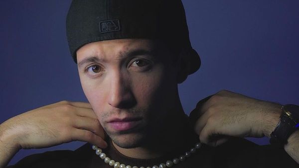 El artista YoungWiz presentó "Track 51 (FRESH!)" en Radio Kamikaze