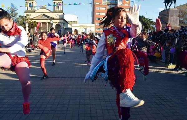 Los Gardelitos, la historia de la murga de El Palomar que le da oportunidades a los sectores más vulnerables