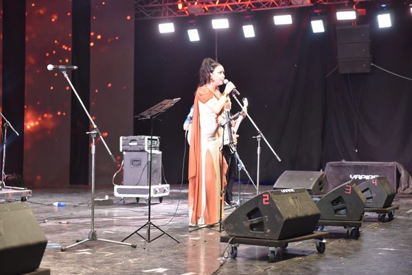 “Están invisibilizando a la primera mujer trans del chamamé”: La cantante Demir Hannah se refirió a los inconvenientes en su presentación de l