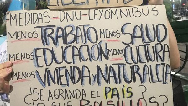 En rechazo al DNU y la Ley Ómnibus: vecinos autoconvocados de Ituzaingó realizarán un nuevo cacerolazo